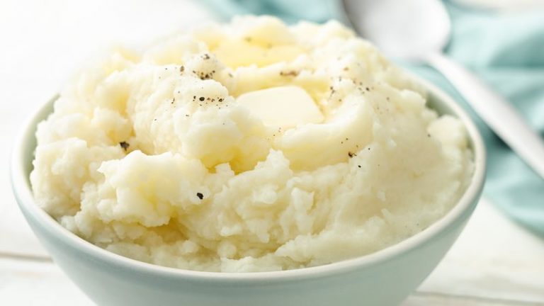 What To Eat With Mashed Potatoes – 9 Best Side Dishes